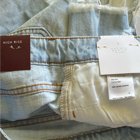 NWT Nature Denim Boutique High Rise Distressed Shorts Blue Size L - Picture 6 of 6